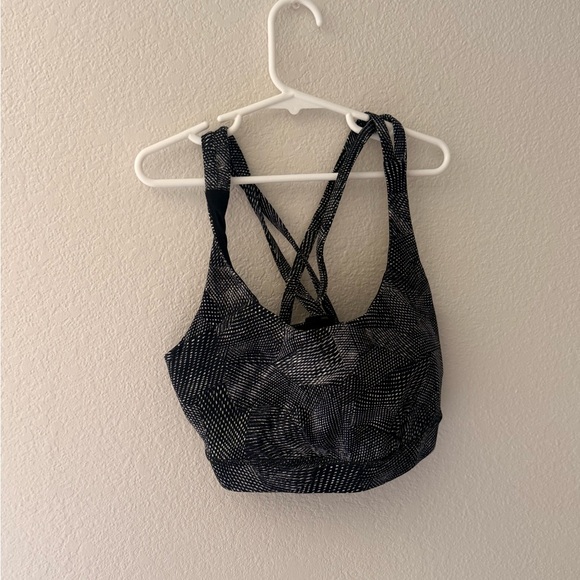 Black and White Patterned Sports Bra
Lululemon - Picture 1 of 2